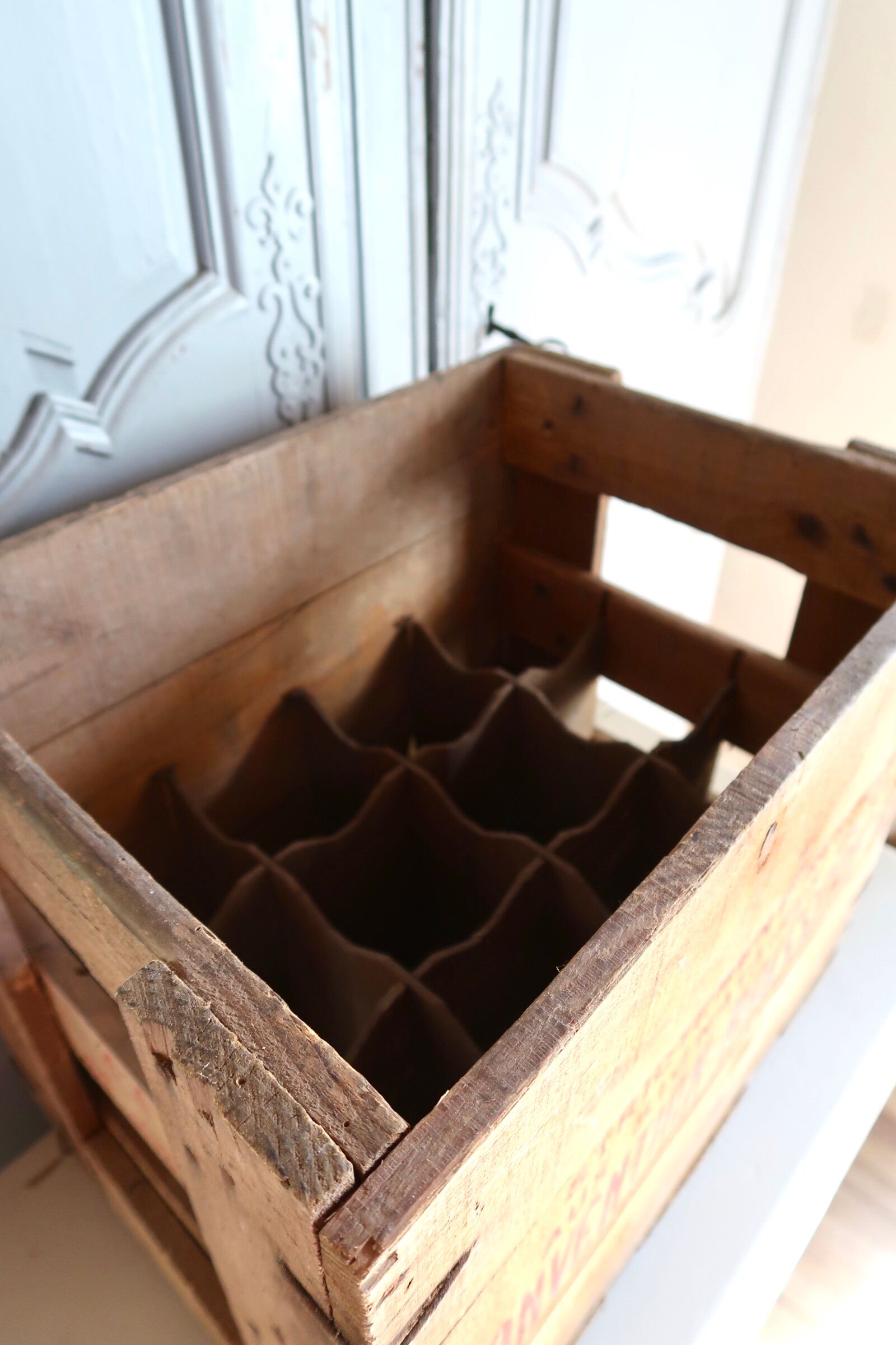 Wooden bottle locker box