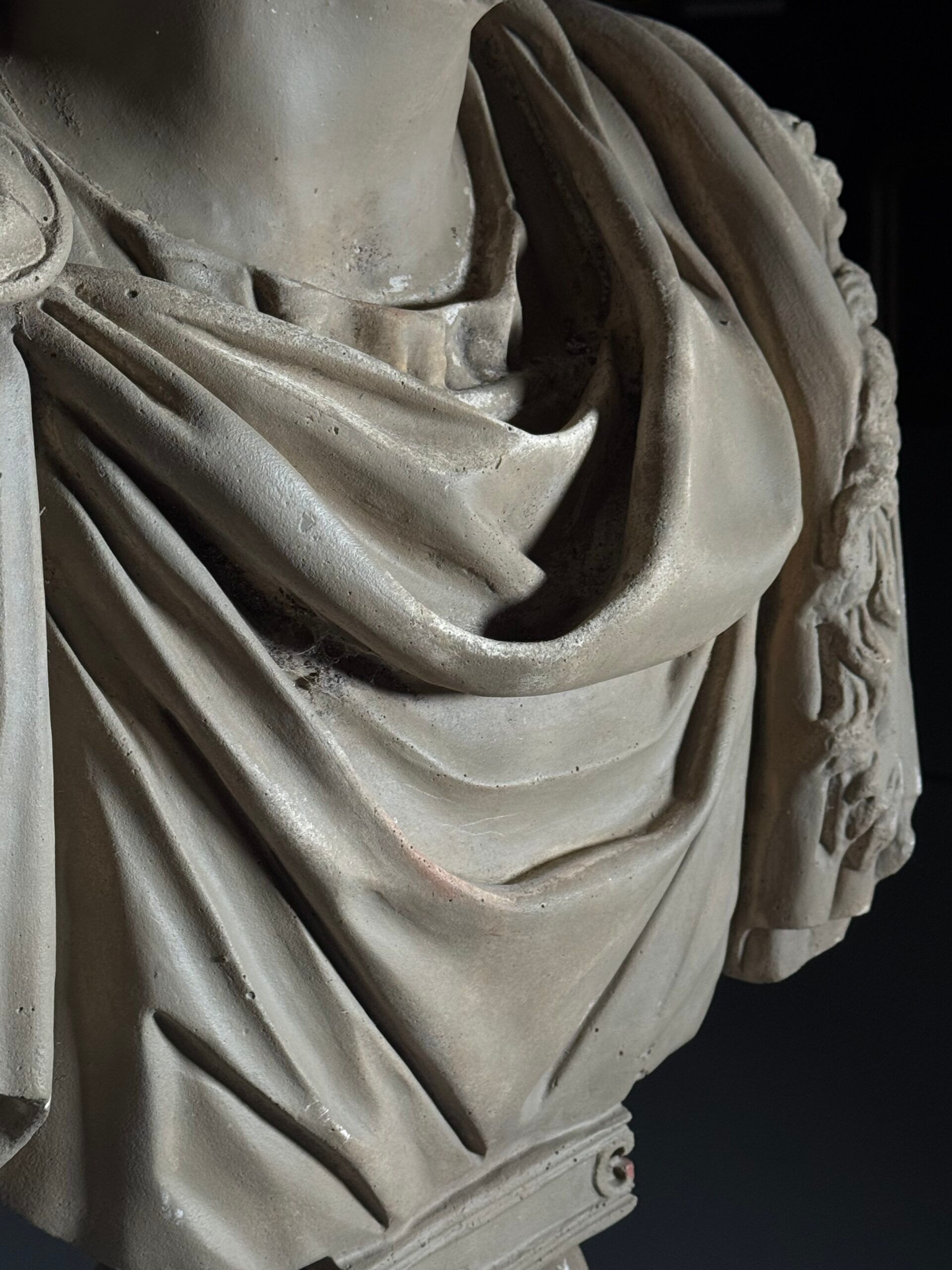 Bust of Antoninus Pius on pedestal