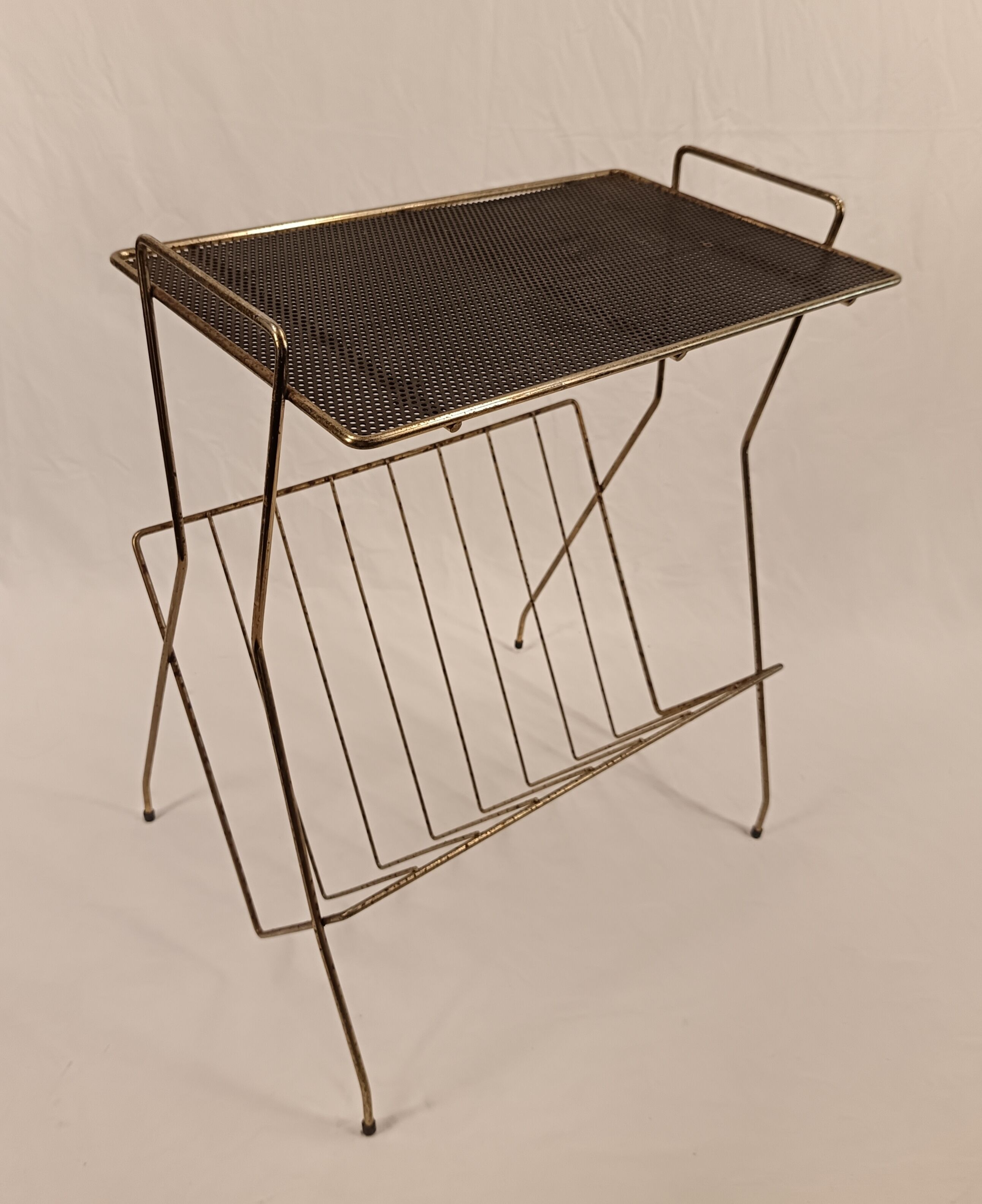Vinyl magazine rack