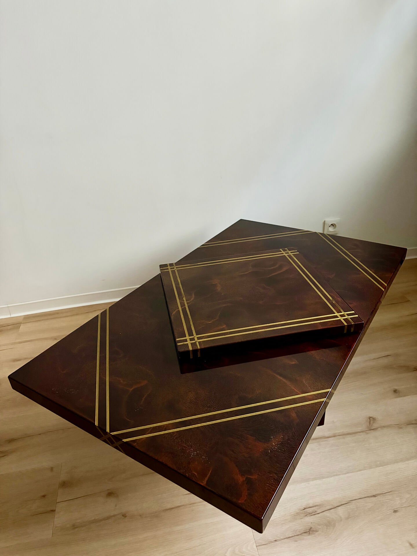 Table basse/bar central par Guy Lefèvre pour Ligne roset éruption sola