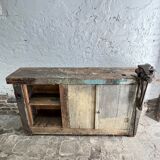 Workshop establishment with doors