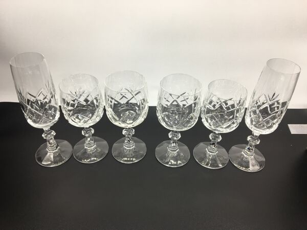 Verres en cristal taillés : duo, 6 verres  champagne, vin  et eau années 60