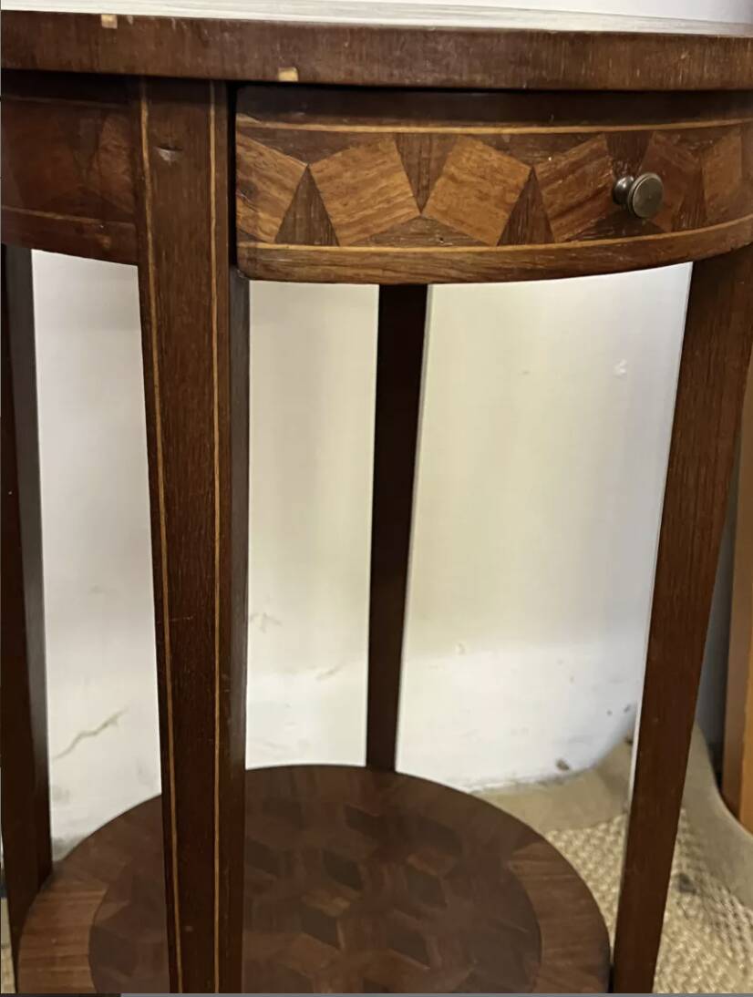 Round pedestal table / side table in wood marquetry
