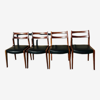 Série de 4 chaises danoises en teck massif