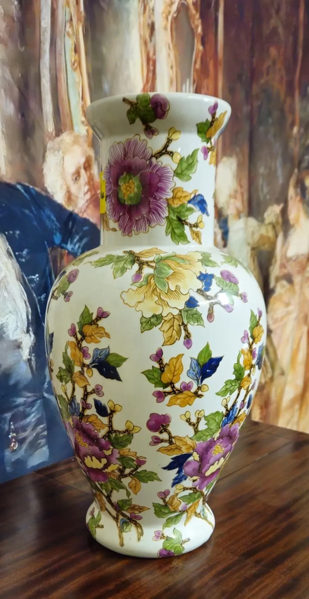Important porcelain vase with floral decoration – Asian style – 20th century