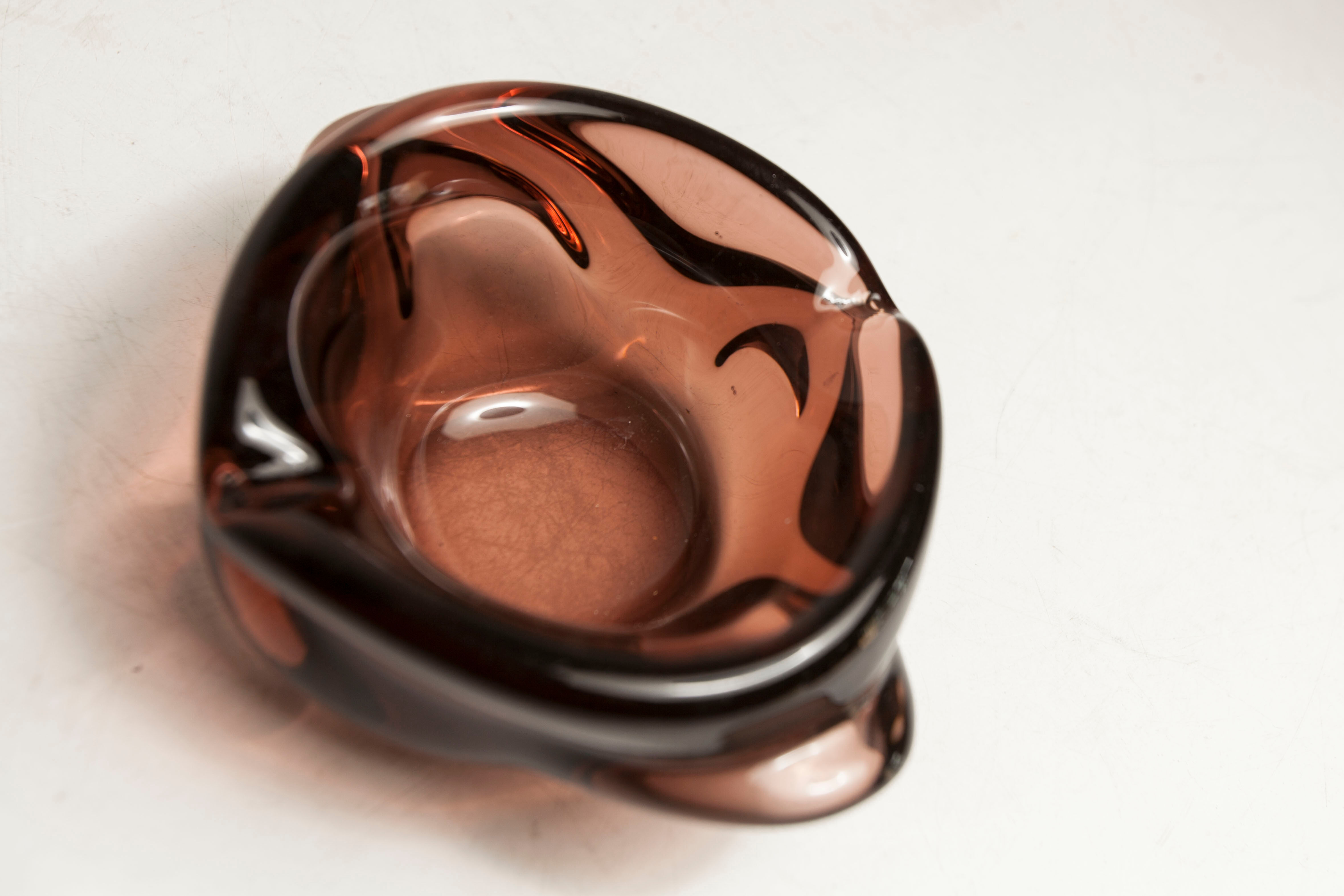Cendrier Murano rond forme atypique violet rose 1950