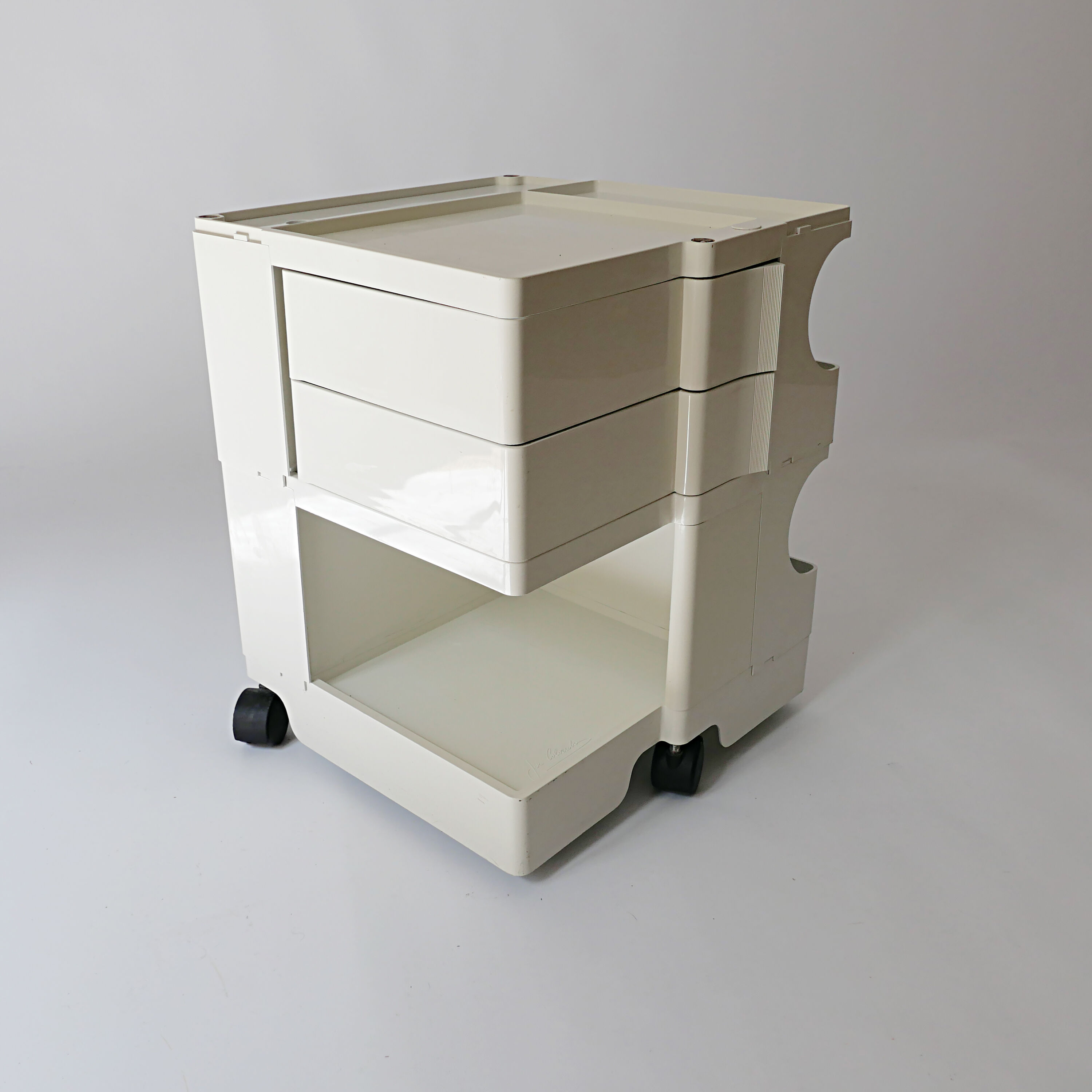Boby storage trolley design serving table Joe Colombo. vintage