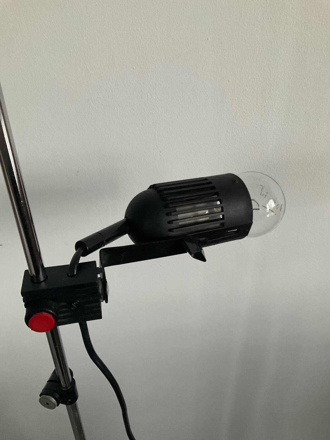 Adjustable spotlight floor lamp from the 70s-80s