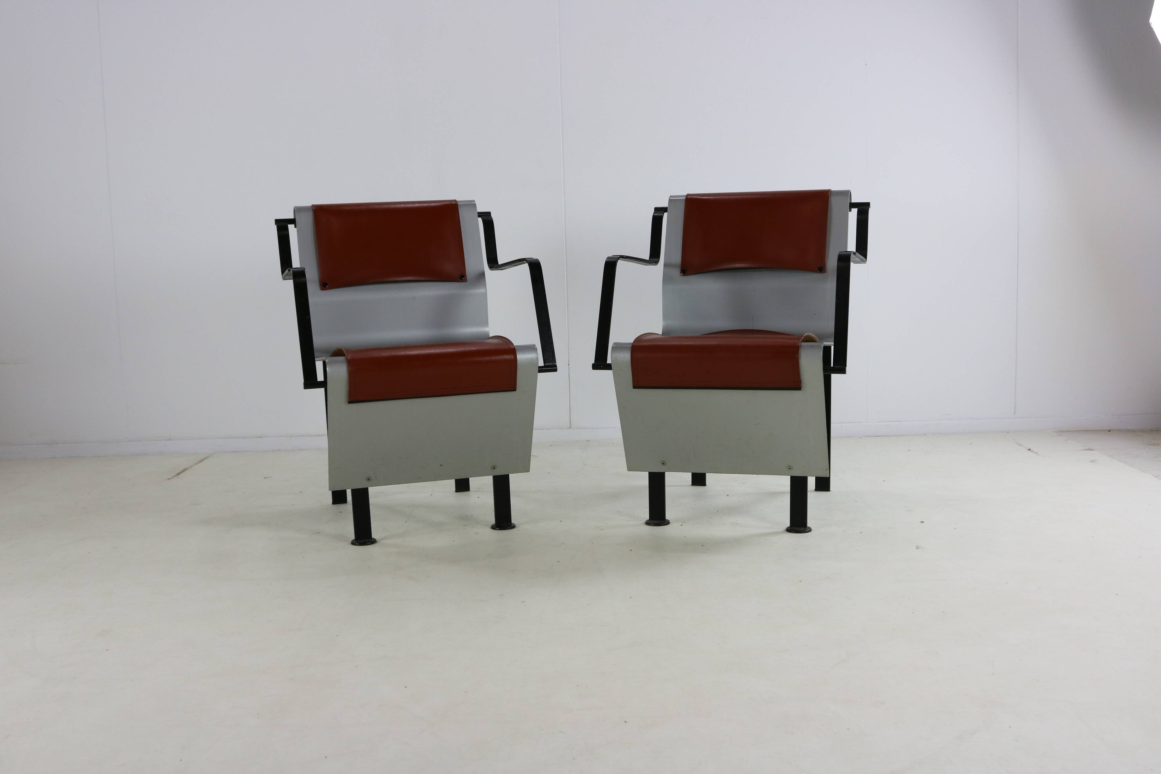 Eighties design set of two aluminium and steel Belgian design chairs