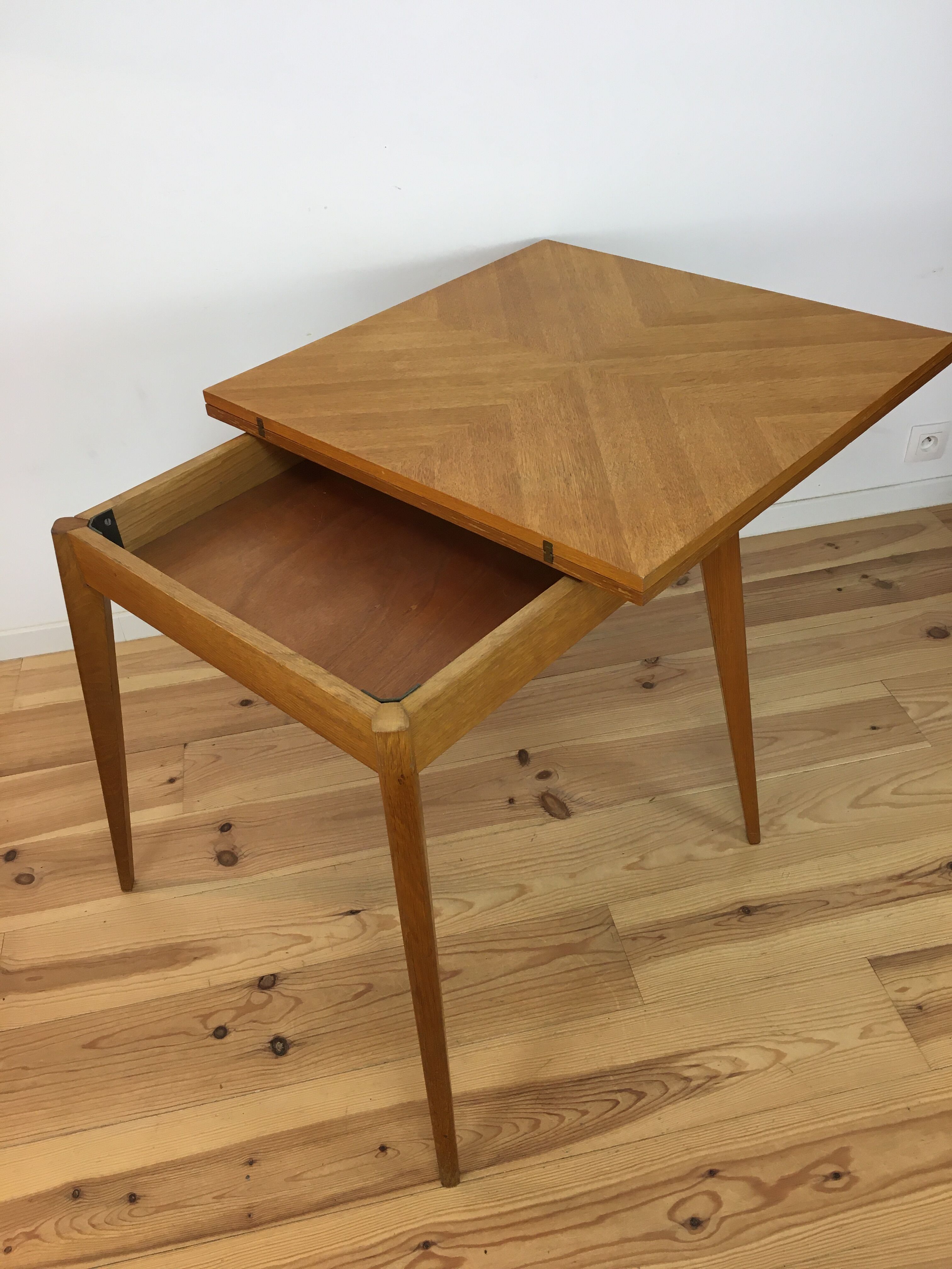 Table portfolio foot compass 50s