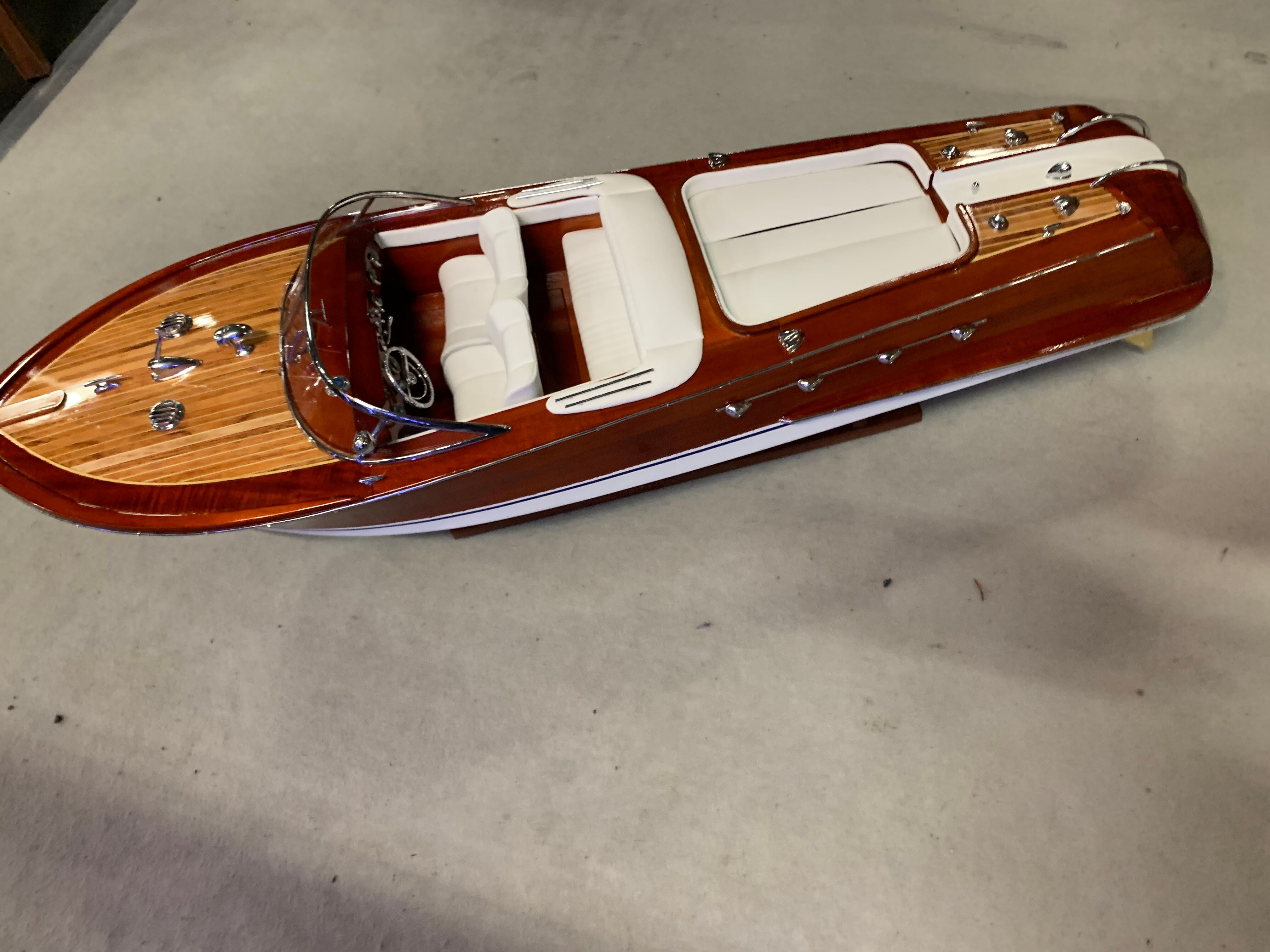 Model of riva Aqua rama 90 cm
