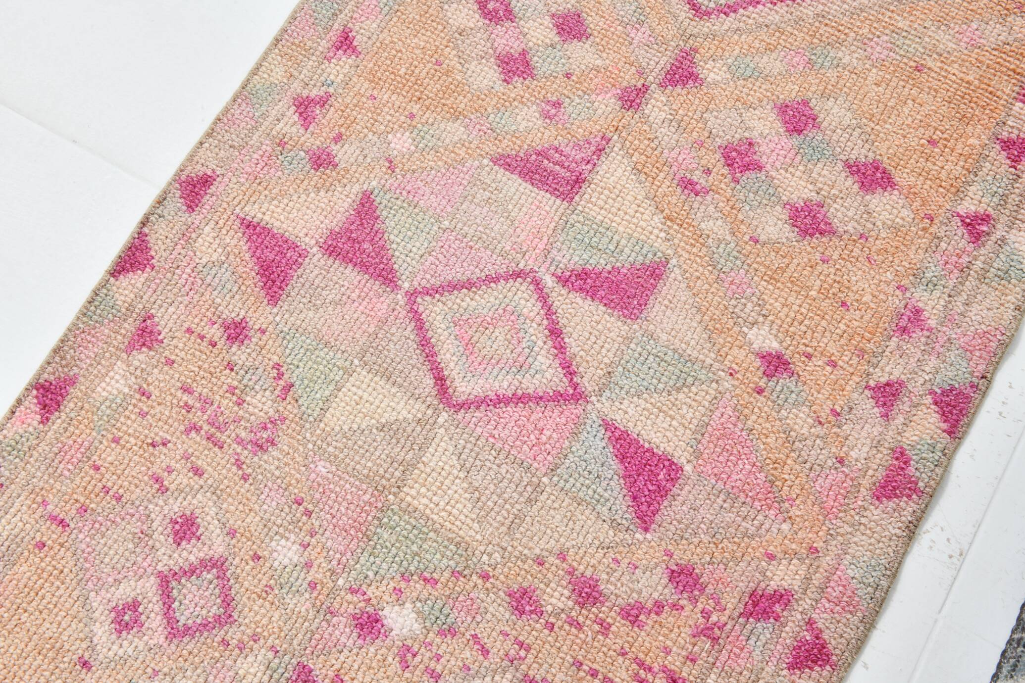 3x11 Soft Pink Turkish Runner Rug, 83x340 Cm