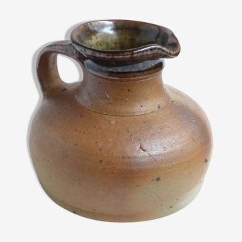 Sandstone pitcher Digan La Borne