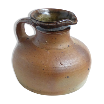 Sandstone pitcher Digan La Borne