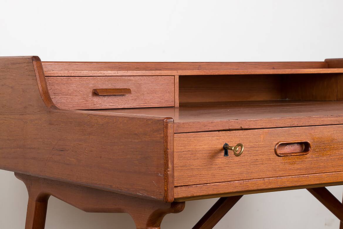 Danish teak desk, model 56, by Arne Wahl Iversen/Vinde Mobelfabrik.