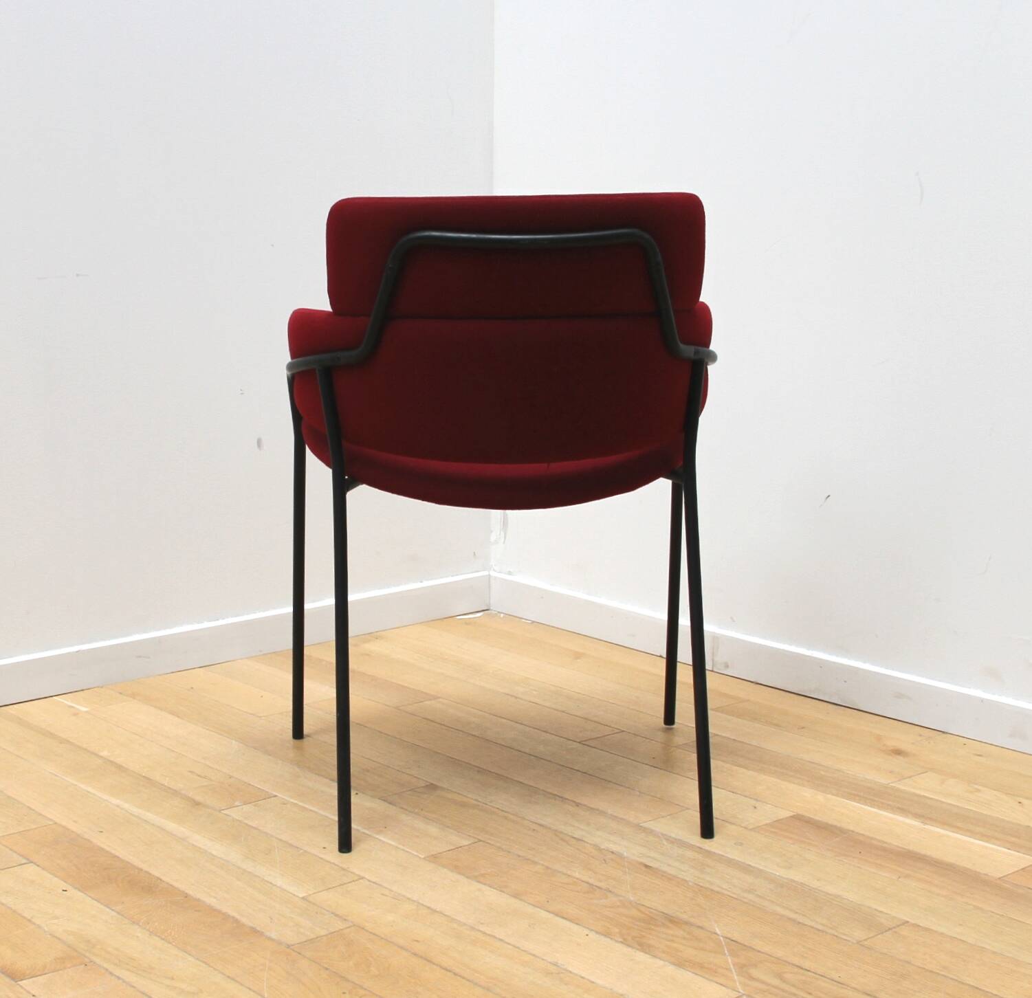 Chaise design "Strike chair", Armet