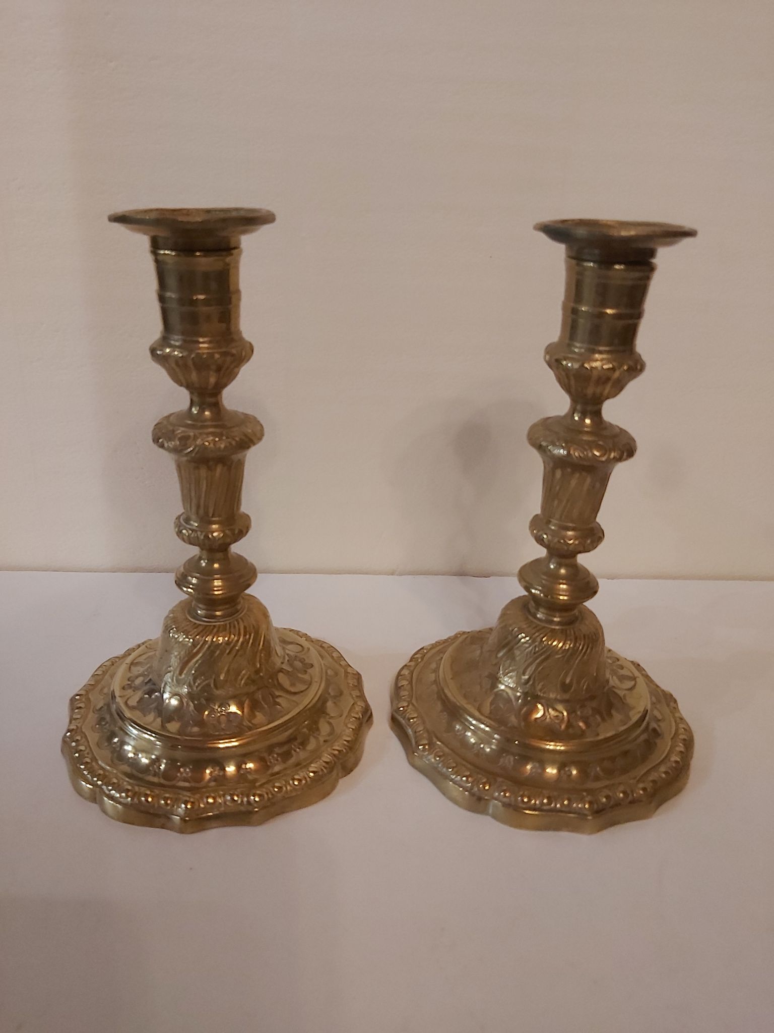 Paire de bougeoirs Restauration en bronze doré