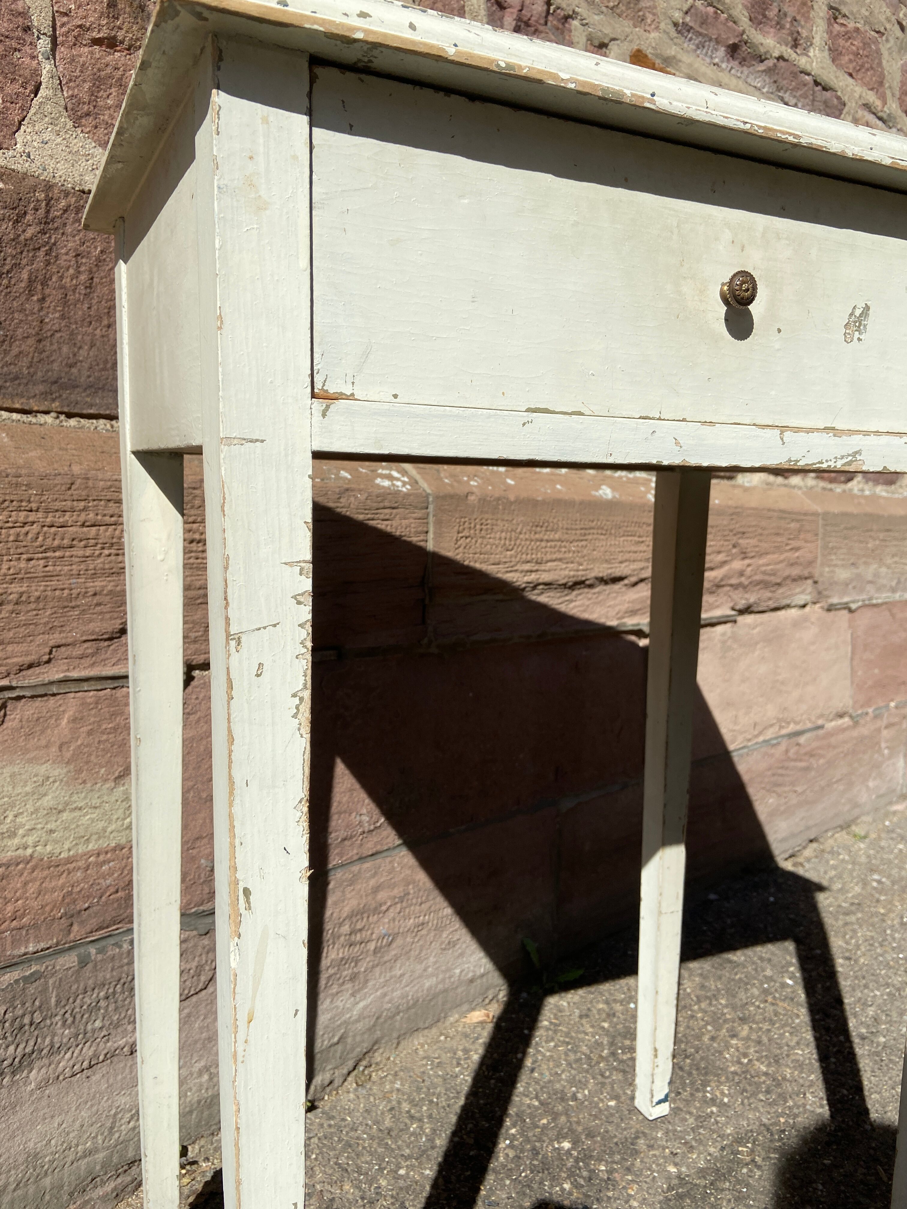 Table d'appoint en sapin vintage shabby chic