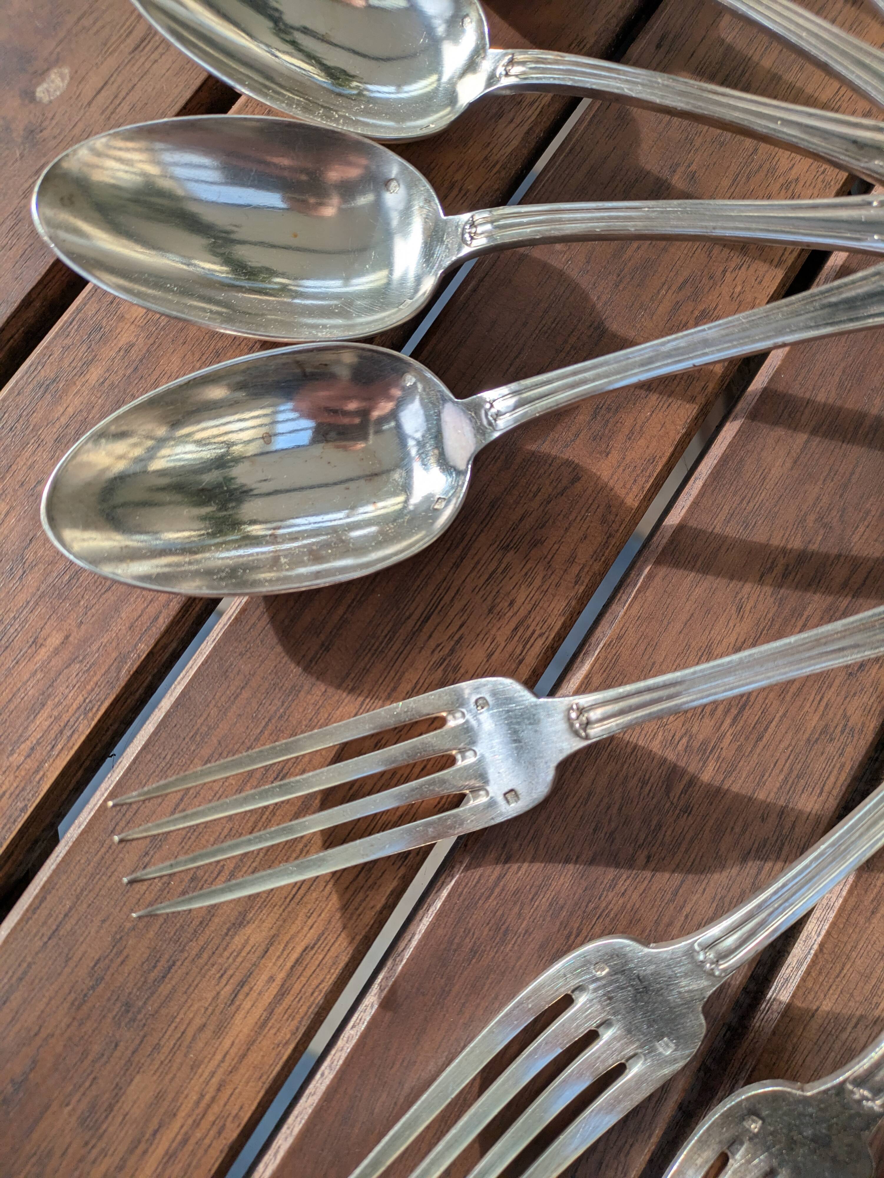 Set of 12 silver plated forks and 12 spoons 84g