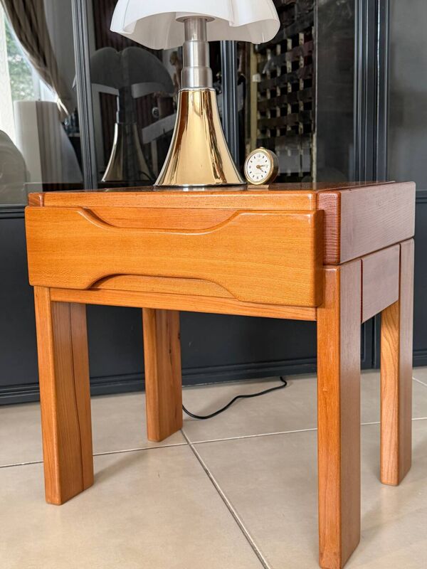 Table de chevet en orme massif – Maison Regain