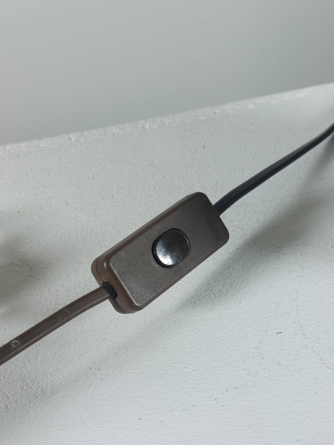 Lampe de table en céramique artisanale vintage du milieu du siècle