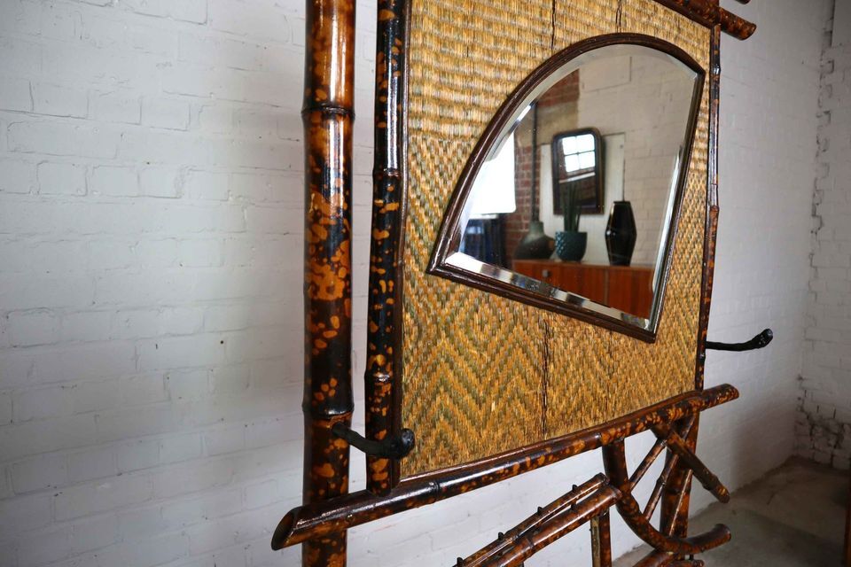 Vestiaire en bambou ancien