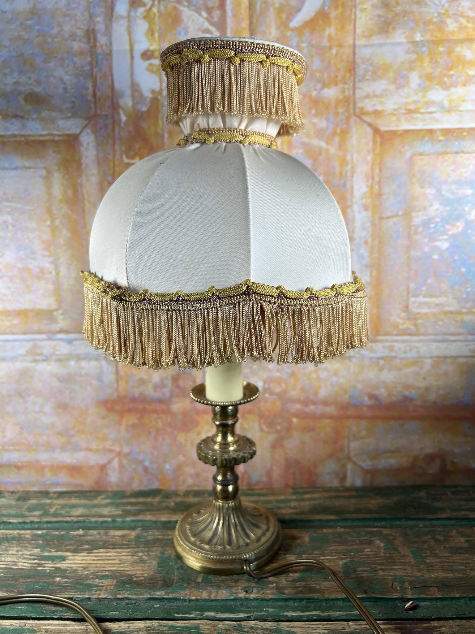 Lampe ancienne en laiton – Abat-jour à franges