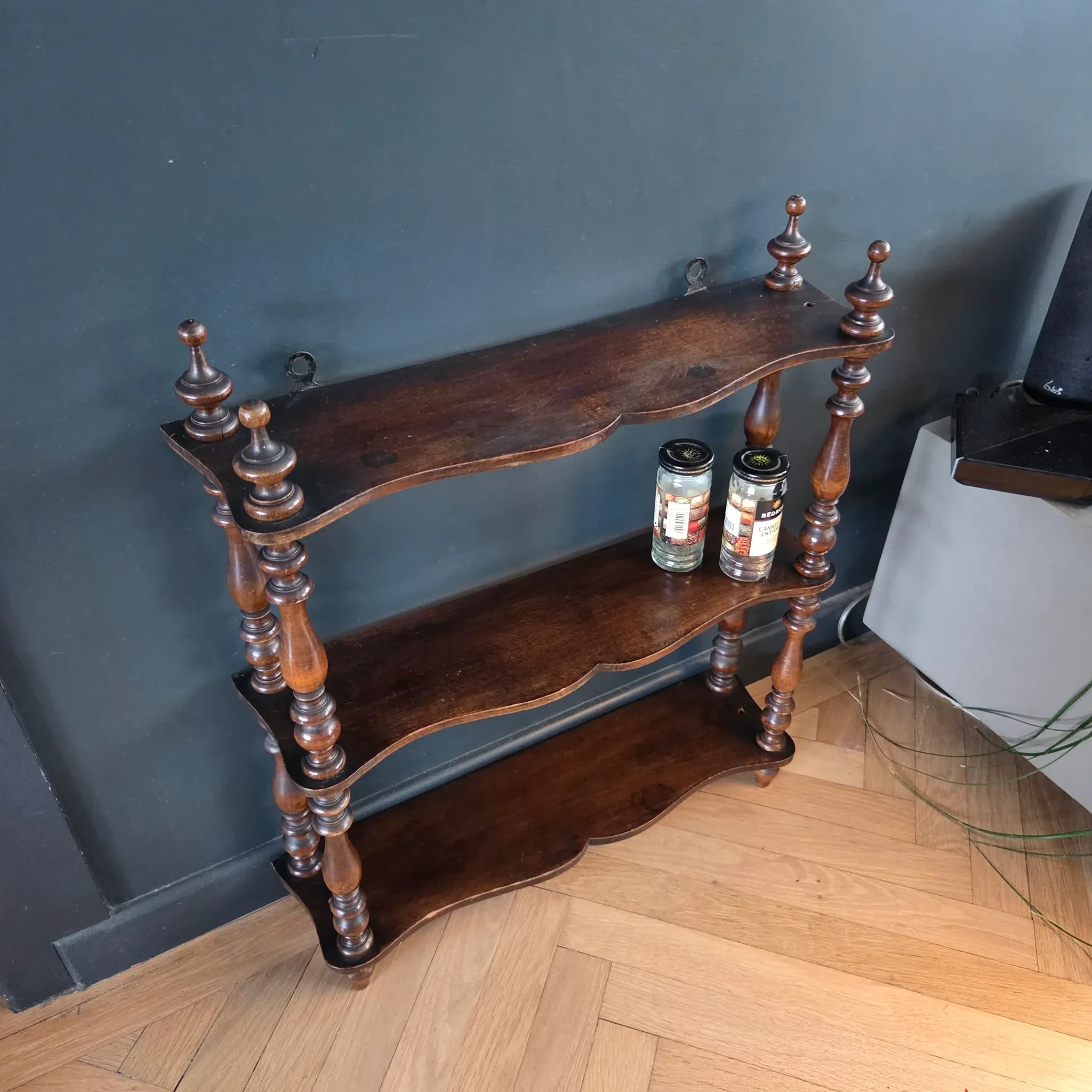 Antique shelf to hang/stand in turned wood - Ref 1464