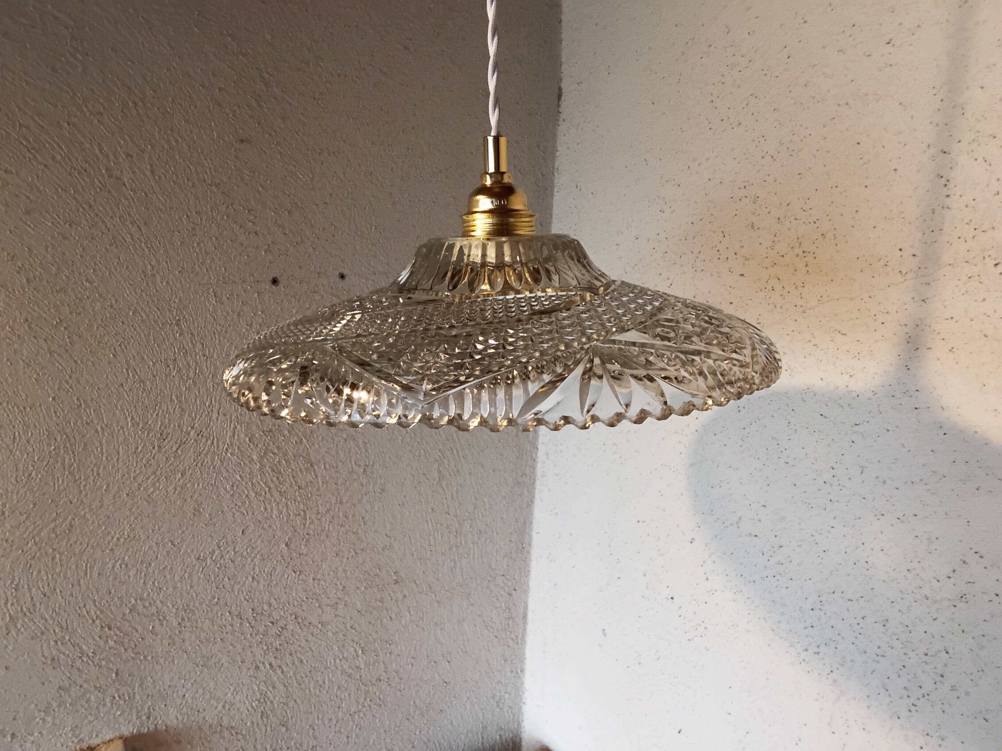 Suspension vintage en verre ciselé