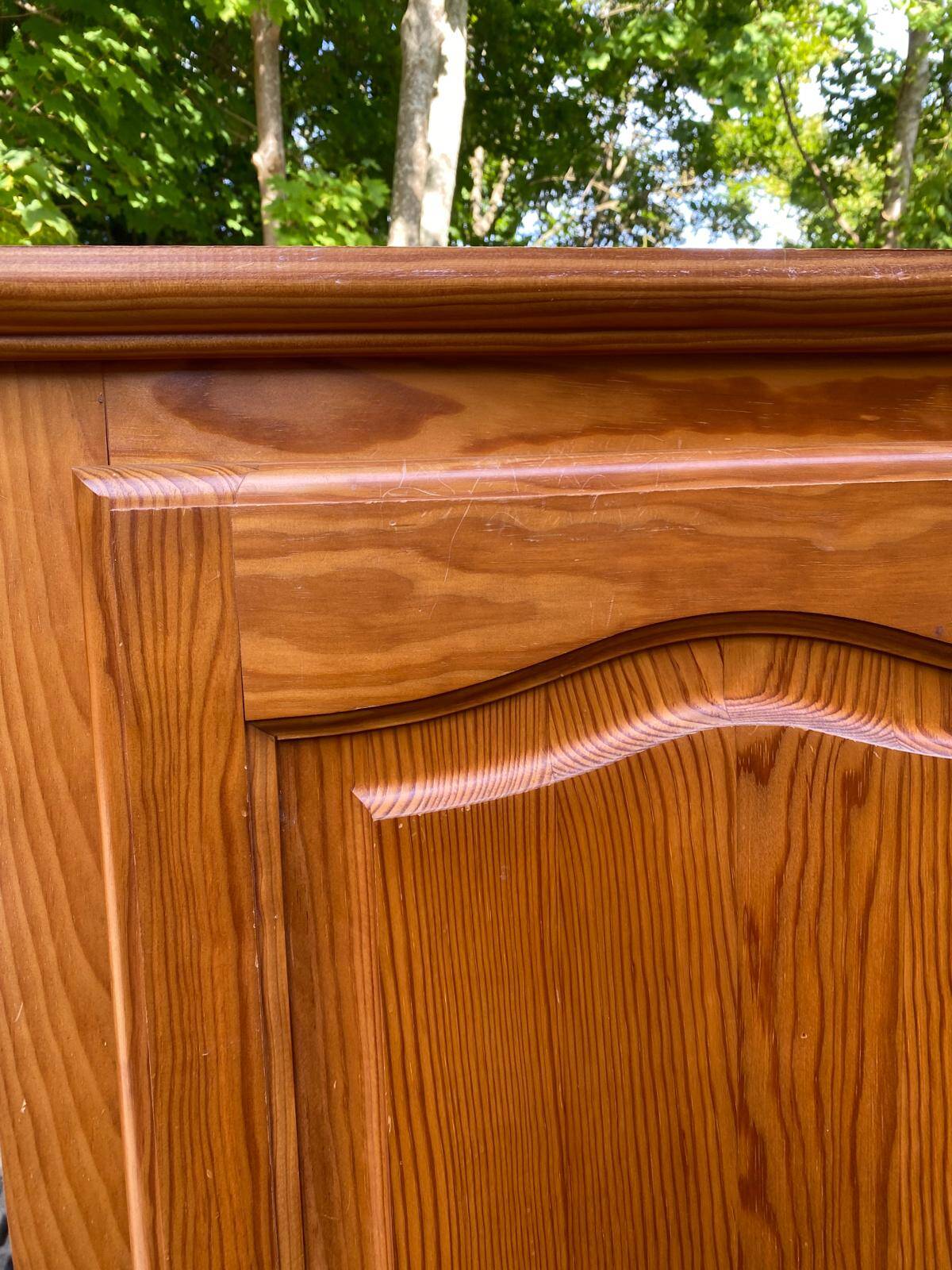 Scandinavian single-door solid wood wardrobe with hanging space