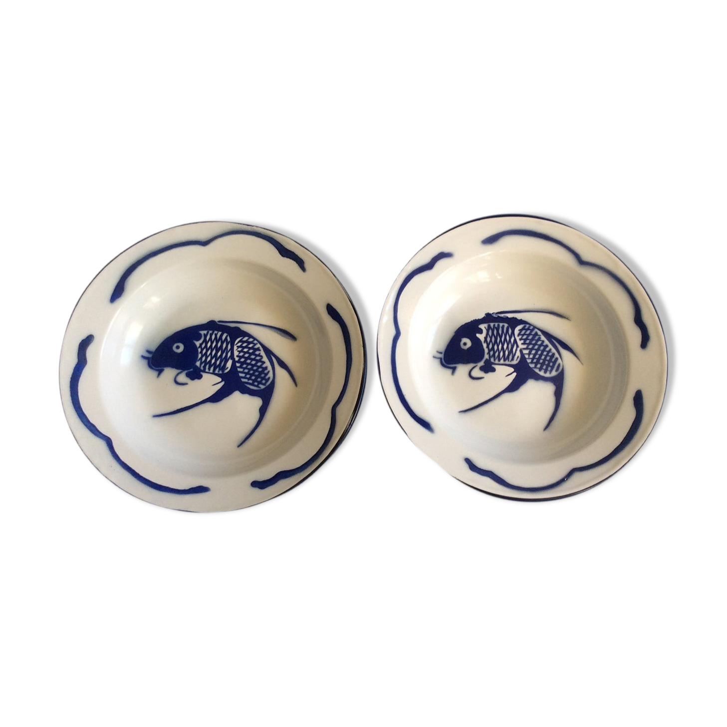 Set de 2 assiettes creuses émaillées blanches bassines vintage