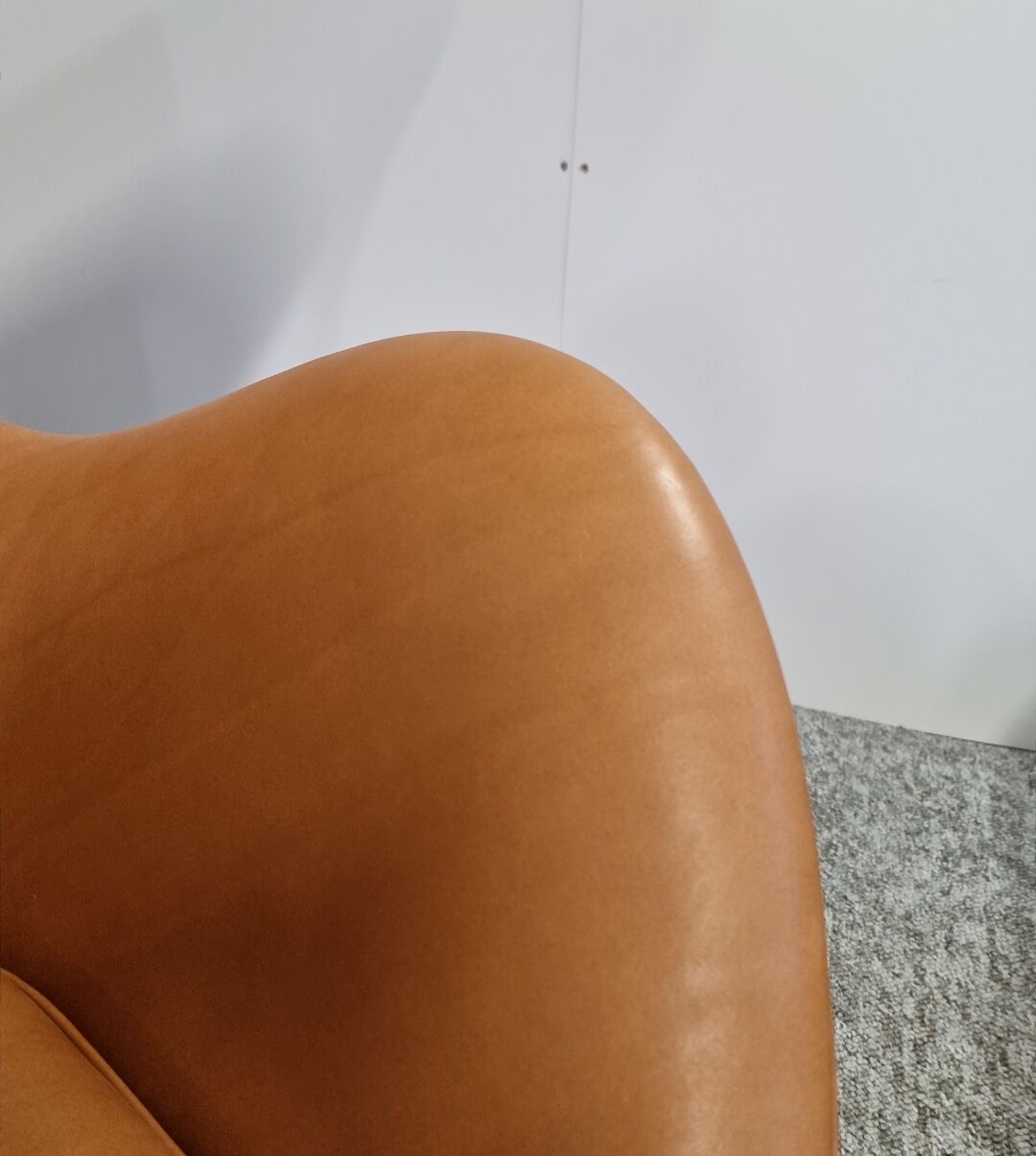 Pair Arne Jacobsen Egg chair by Fritz Hansen