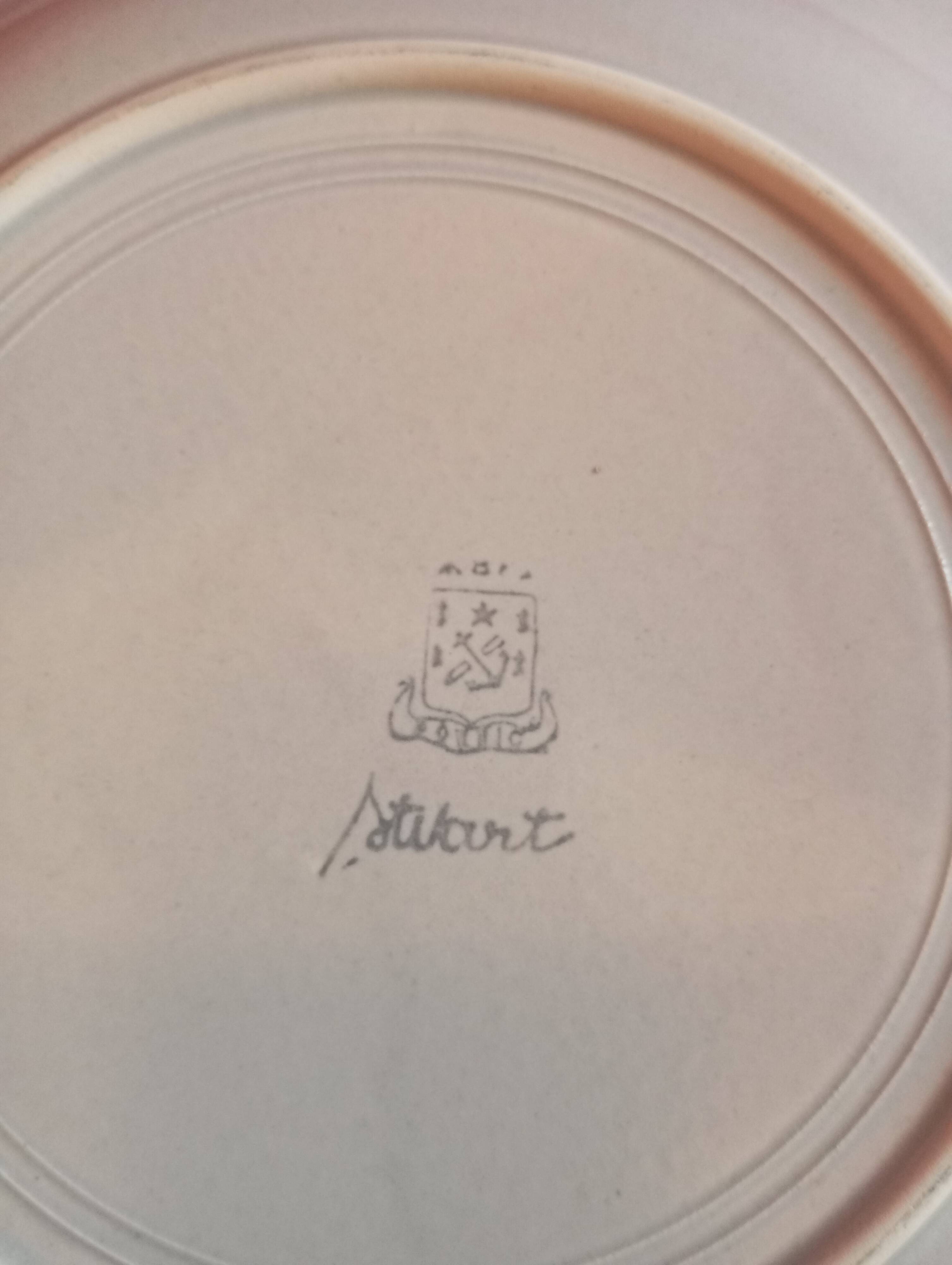 Large round plate in pornic earthenware "stuart" model