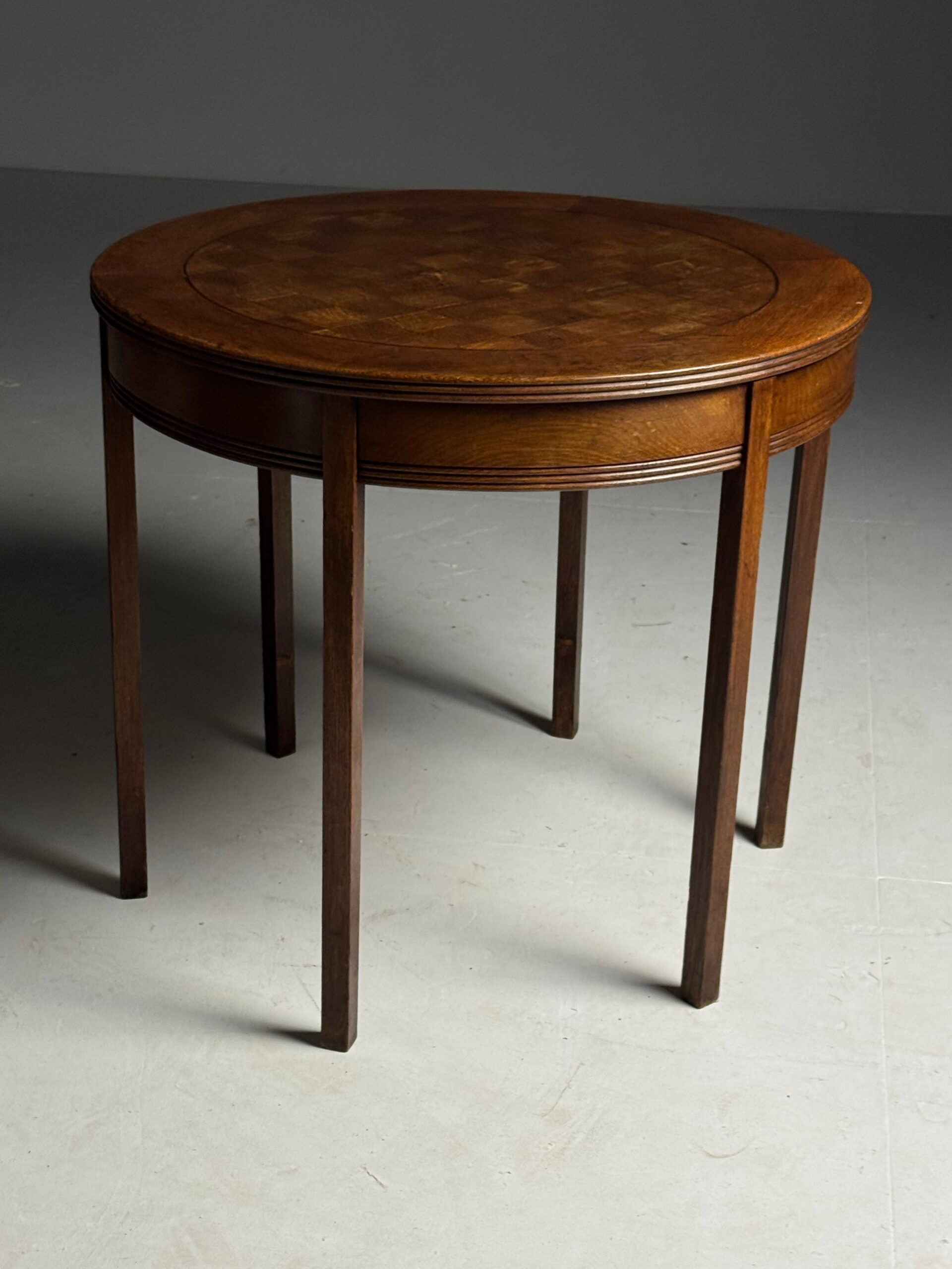 Oak coffee table / centertable