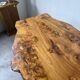 Table artisanale en orme massif, art populaire