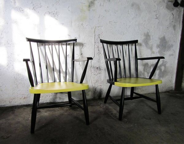 Ensemble de 2 fauteuils à accoudoirs à dos en épingle, années 1950.