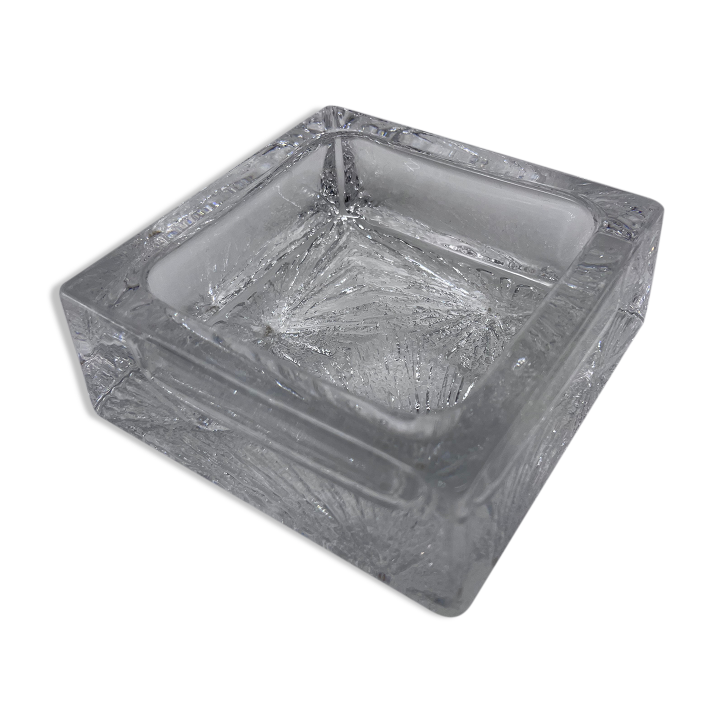 Empty crystal pocket Daum model Crater