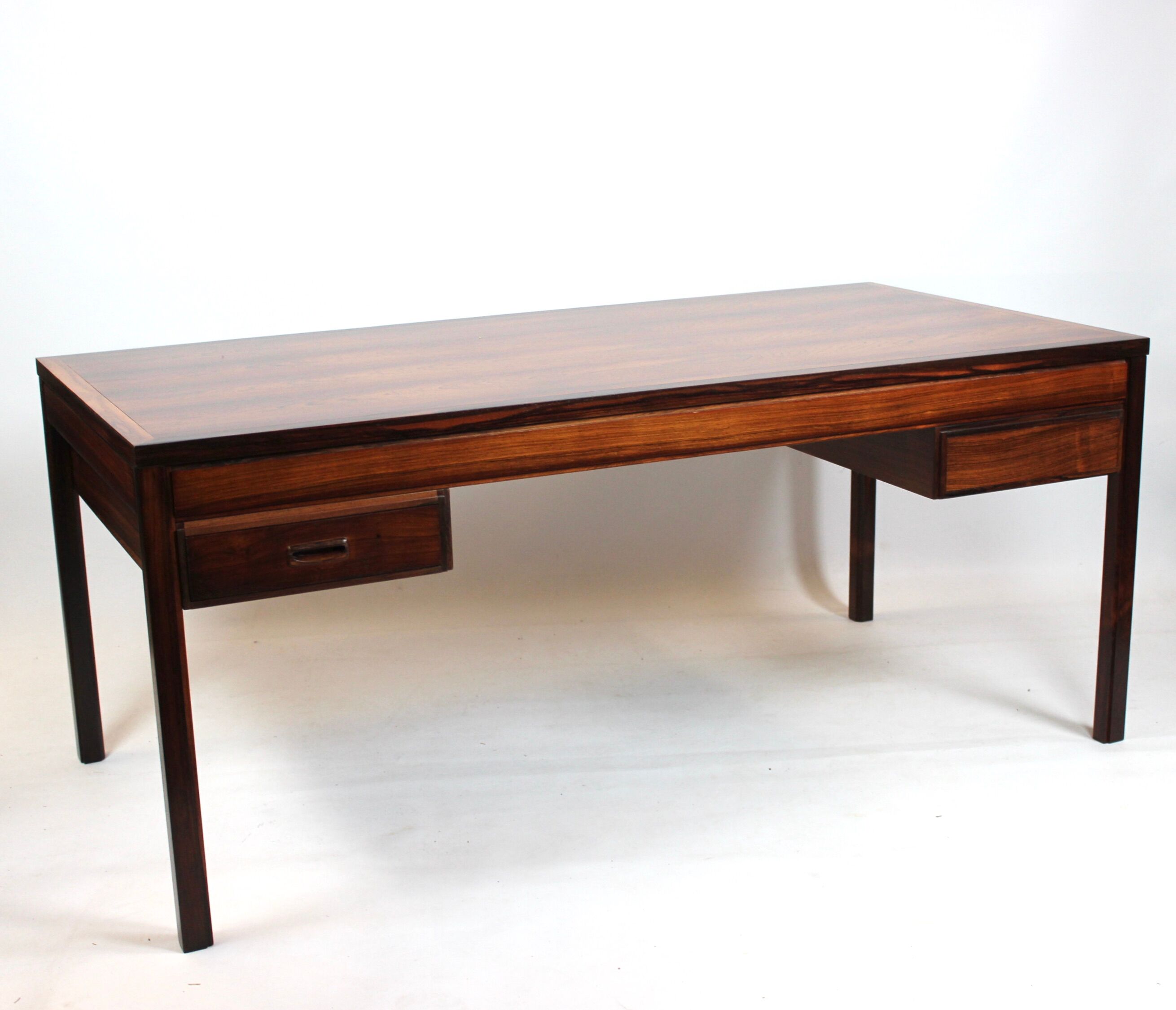 Bureau en bois de rose des années 1960