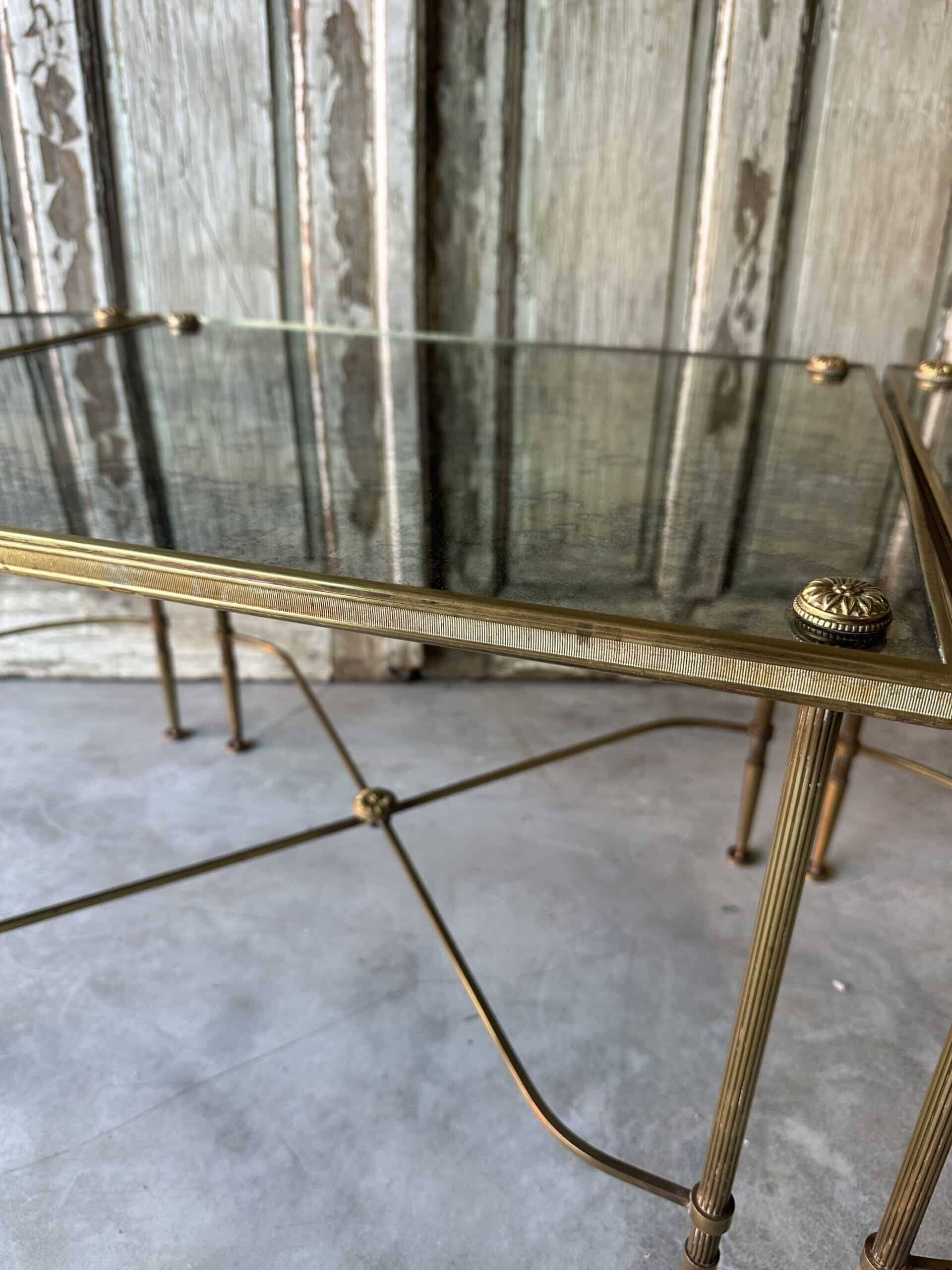 Tripartite coffee table attributed to Maison Baguès.