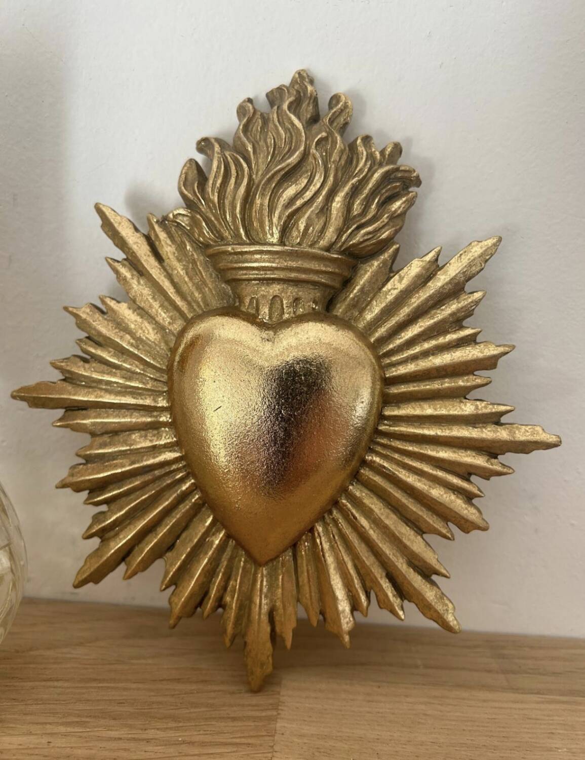 Golden ex-voto mural