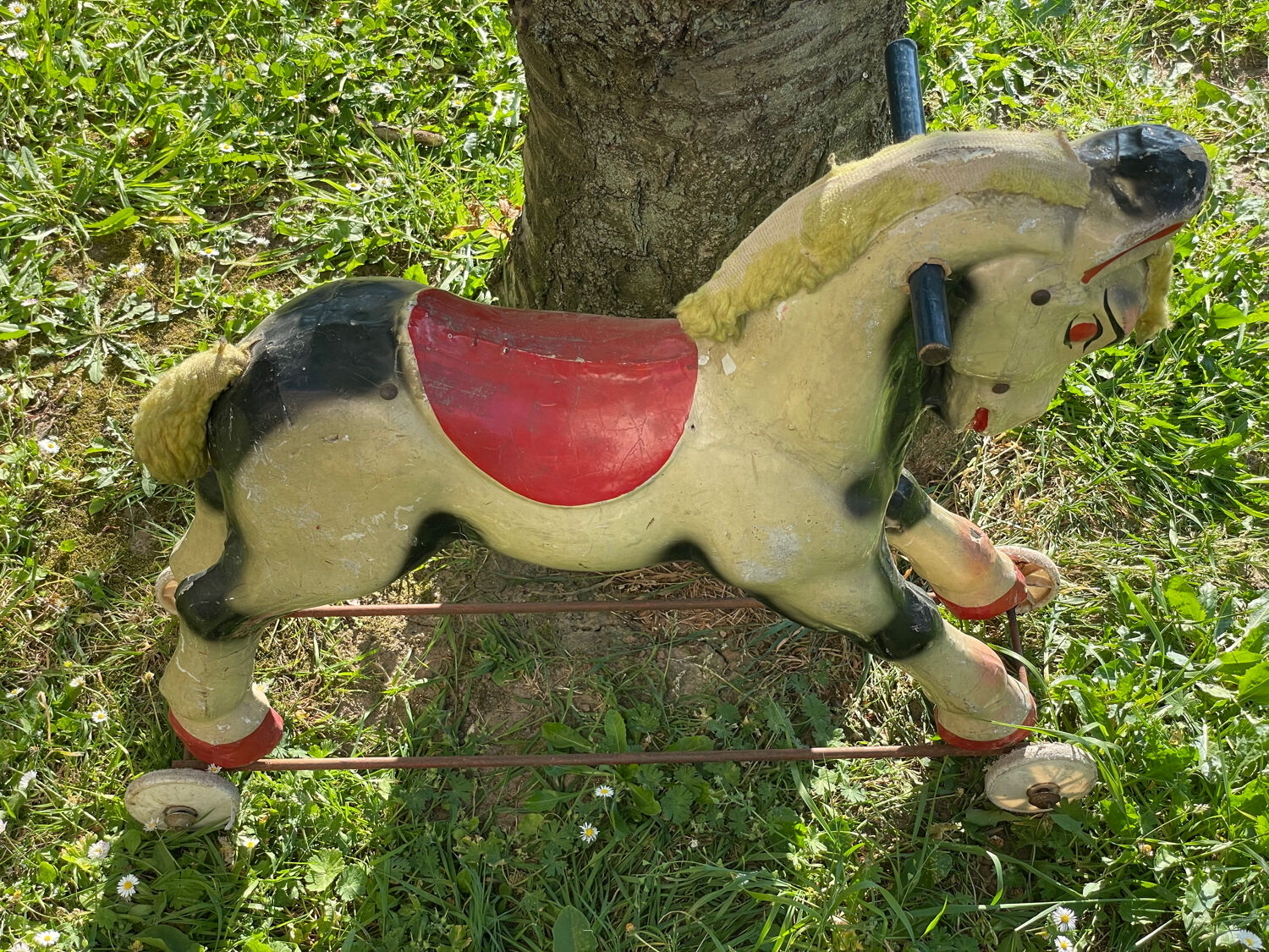 Cheval à roulettes