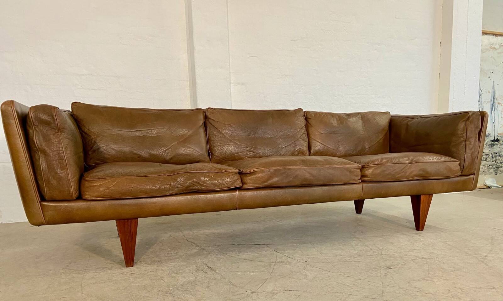 V11 sofa by Illum Wikkelsø for Holger Christiansen, 1960s