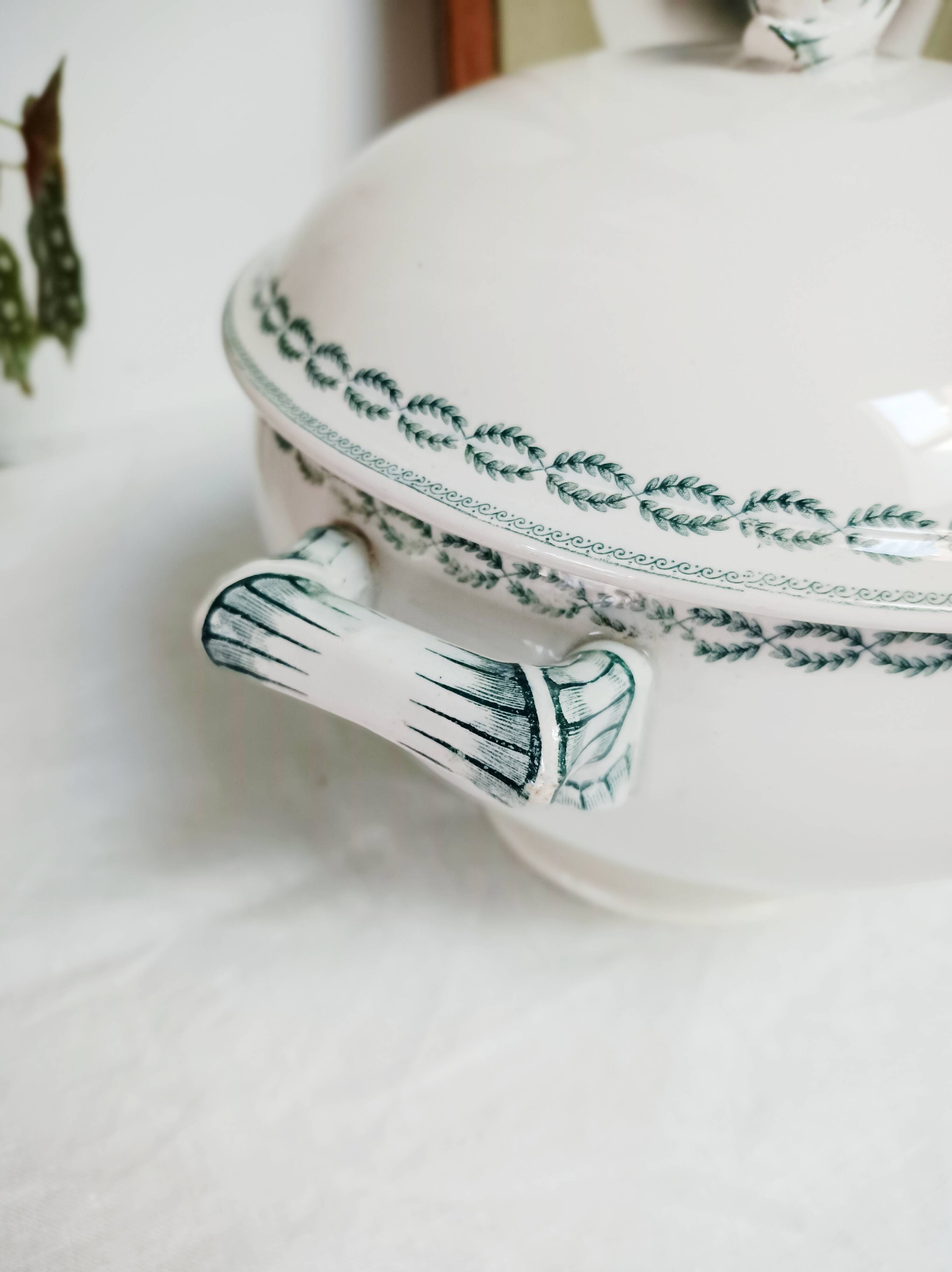 Sarreguemines U&C Iron Earth Soup Tureen, Nobilis