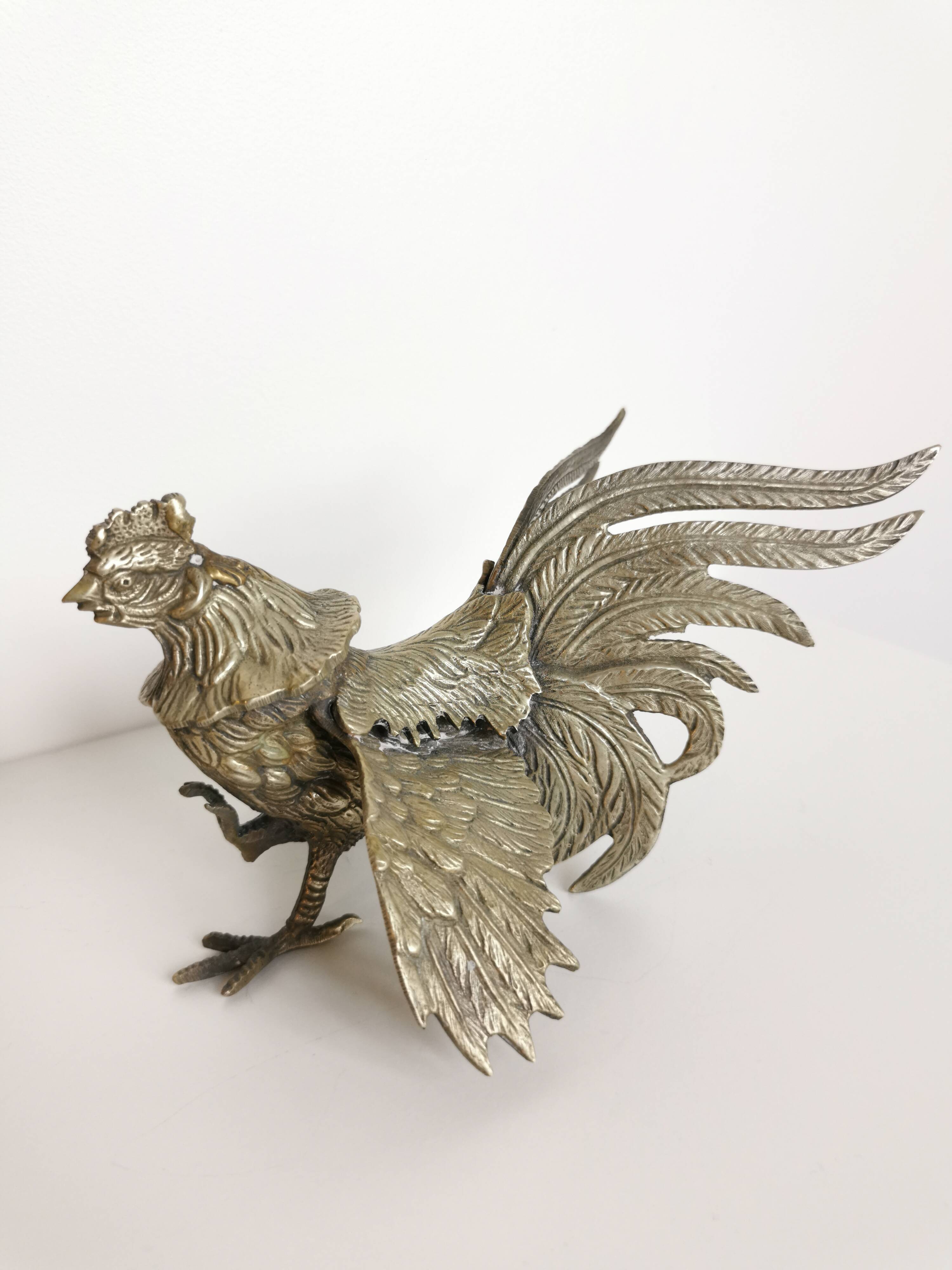 Pair of metal roosters