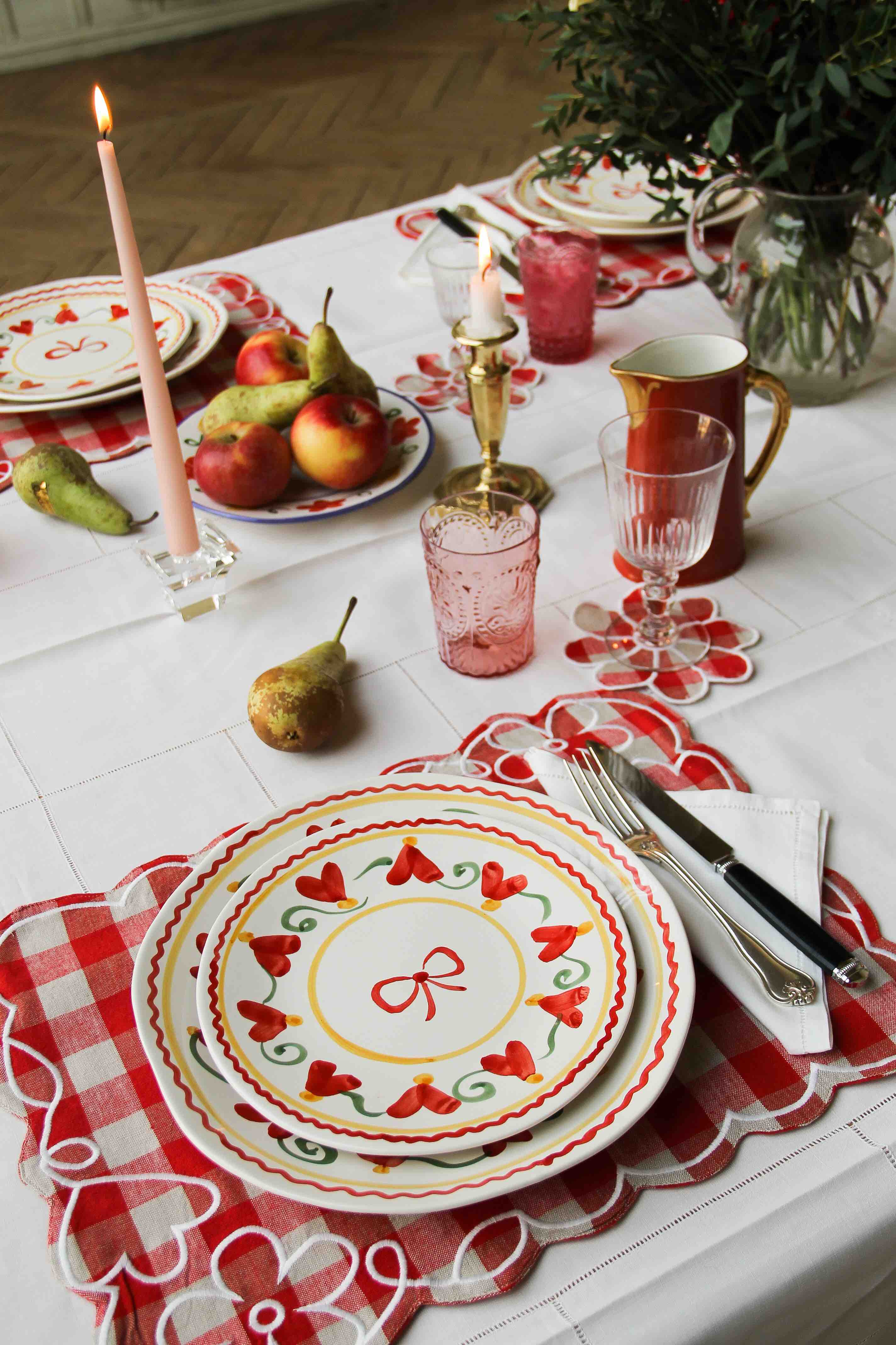 Angel fleur dinner plate rouge