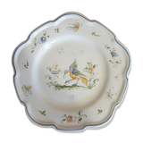 Moustiers earthenware plate from the Atelier des Fontaines