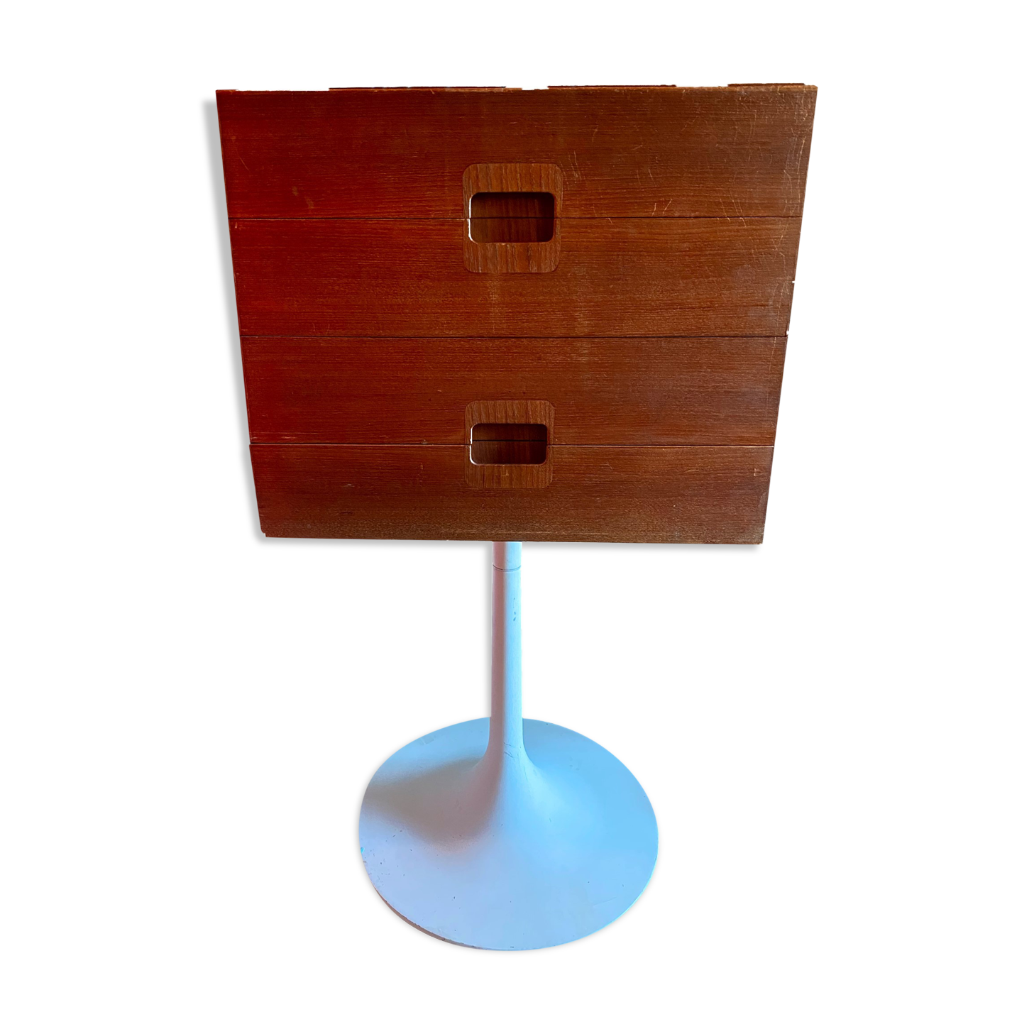 Stroebel vintage tulip foot chest of drawers for Ets Bobois