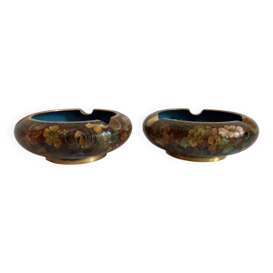 cendriers en émaux cloisonnés.