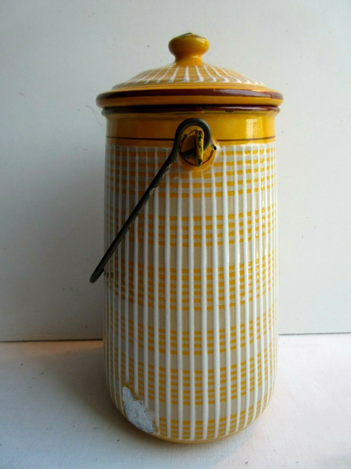 Art Deco milk pot, enamelled sheet as coffee maker, yellow and white signed BB