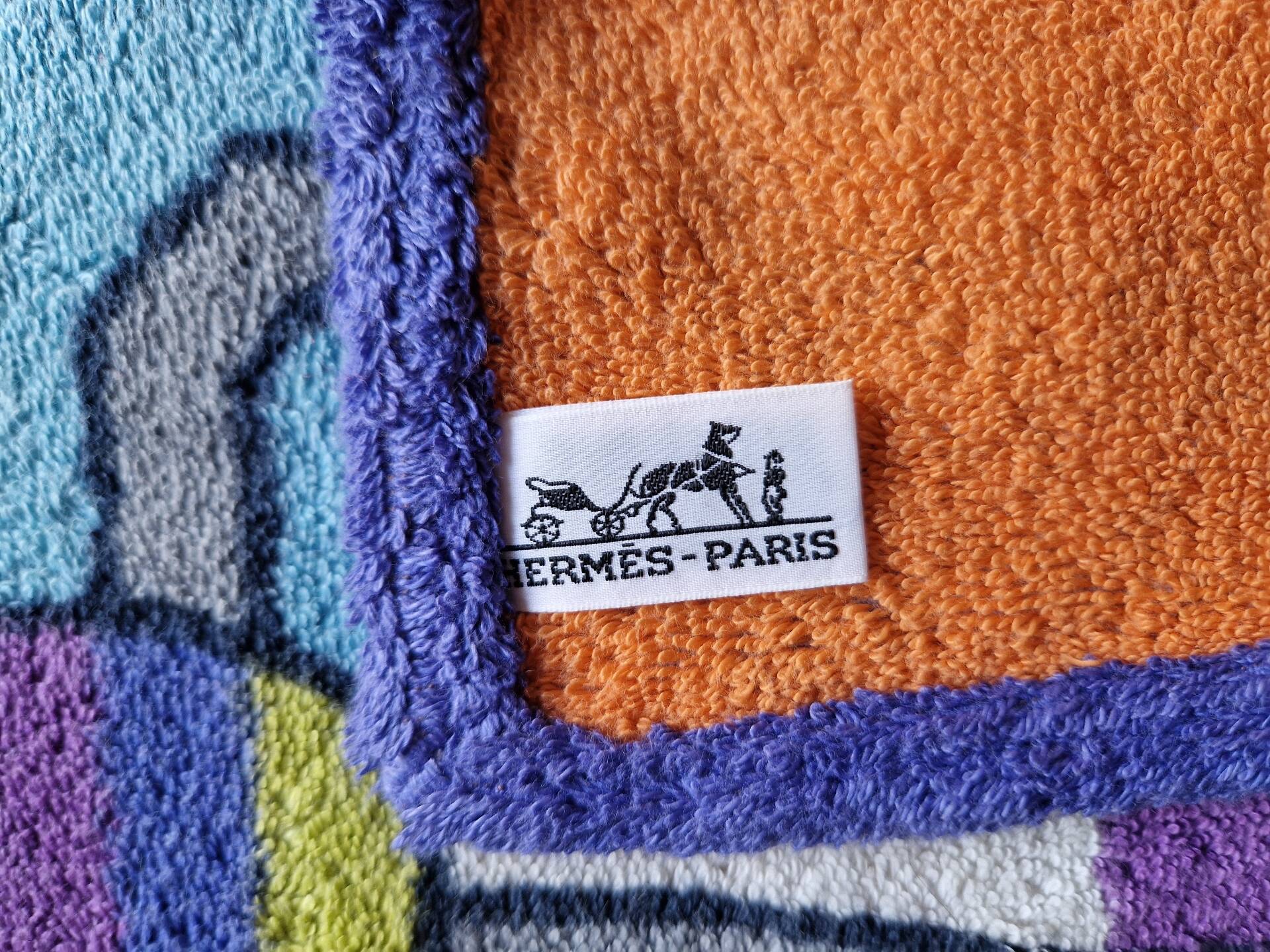 Authentique tapis de bain vintage motif chevaux Hermès Paris